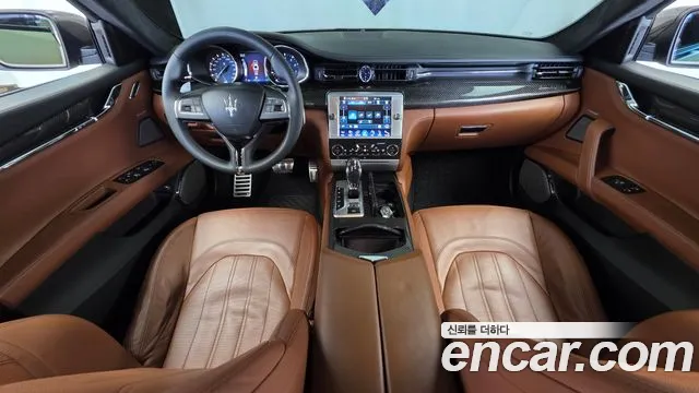 Maserati Quattroporte — интерьер