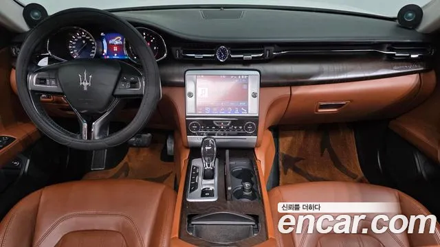 Maserati Quattroporte — интерьер