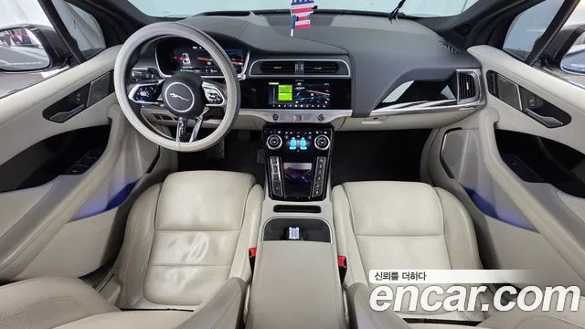 Jaguar I-Pace — интерьер