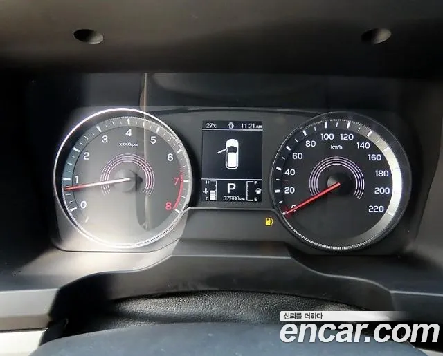 KG Mobility Korando — интерьер