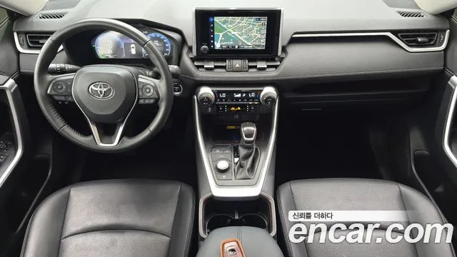 Toyota RAV4 — интерьер