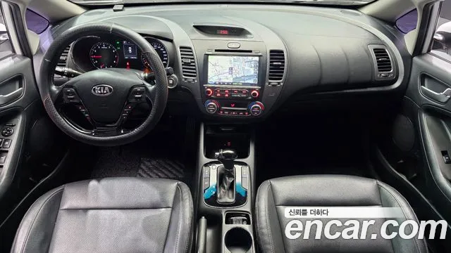 Kia K3 — интерьер