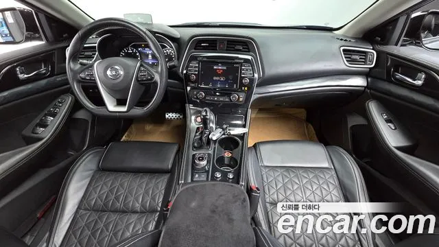 Nissan Maxima — интерьер
