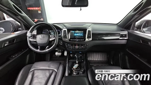 KG Mobility Rexton — интерьер