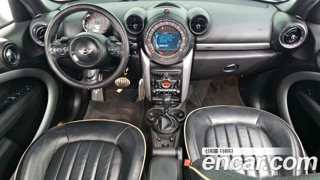 MINI Countryman — интерьер