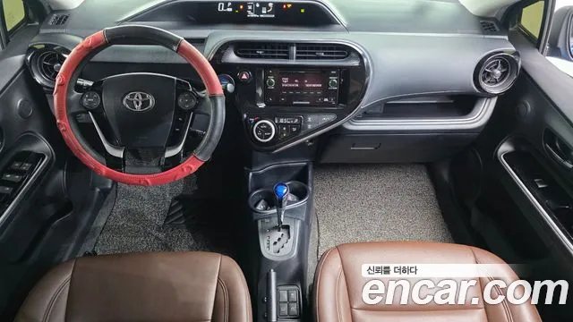 Toyota Prius — интерьер