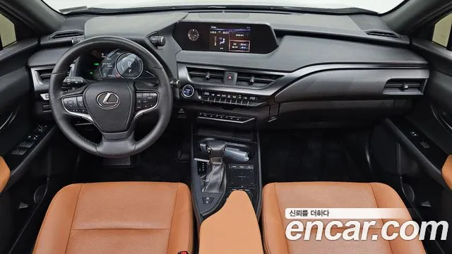 Lexus UX — интерьер