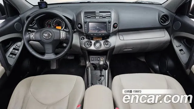 Toyota RAV4 — интерьер