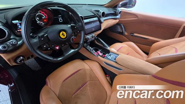 Ferrari GTC4 Lusso — интерьер