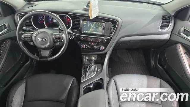 Kia K5 — интерьер