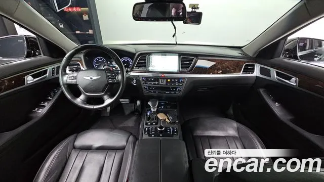 Hyundai Genesis — интерьер