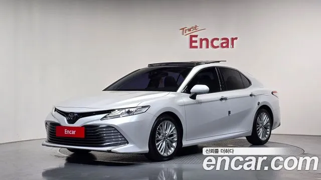 Toyota Camry — экстерьер