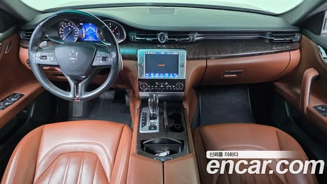 Maserati Quattroporte — интерьер