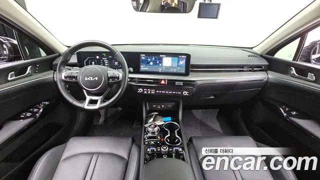 Kia K5 — интерьер