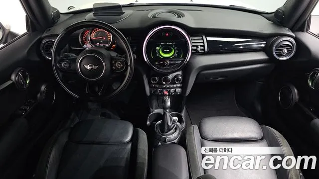 MINI Cooper Convertible — интерьер