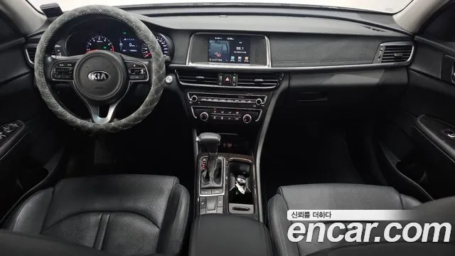 Kia K5 — интерьер