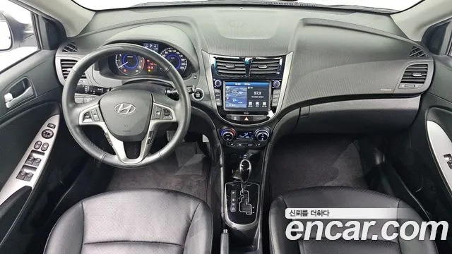 Hyundai Accent — интерьер