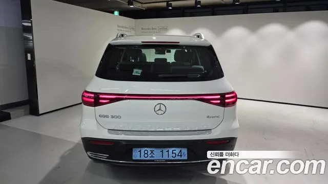 Mercedes-Benz EQB — интерьер