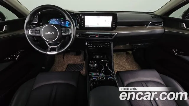 Kia K5 — интерьер