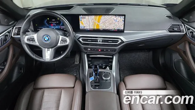 BMW i4 — интерьер
