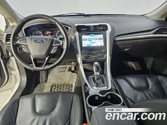 Ford Mondeo — интерьер