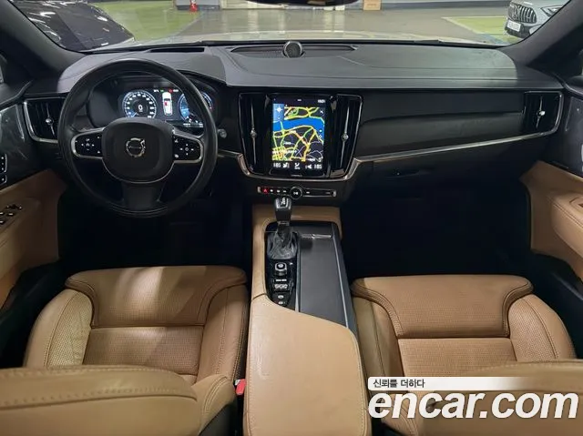 Volvo V90 — интерьер
