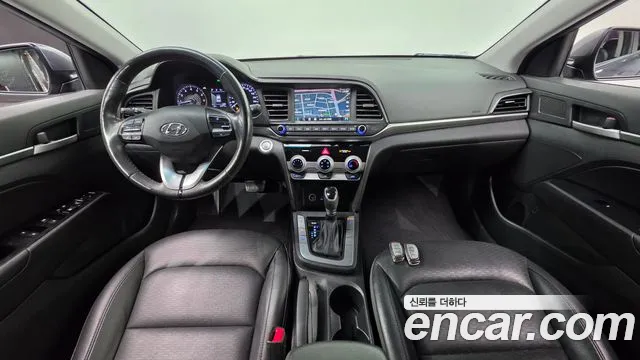 Hyundai Elantra — интерьер