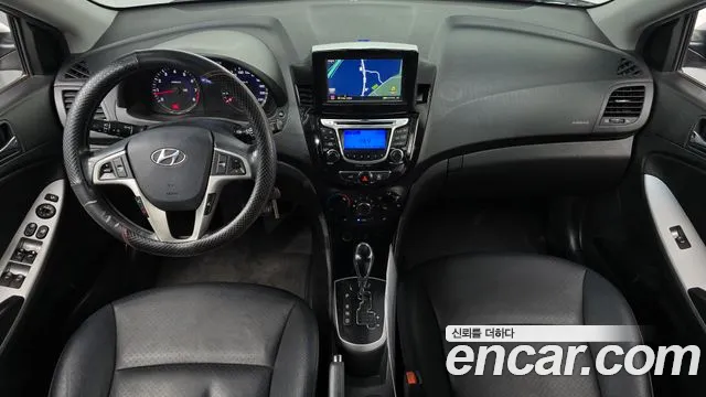 Hyundai Accent — интерьер