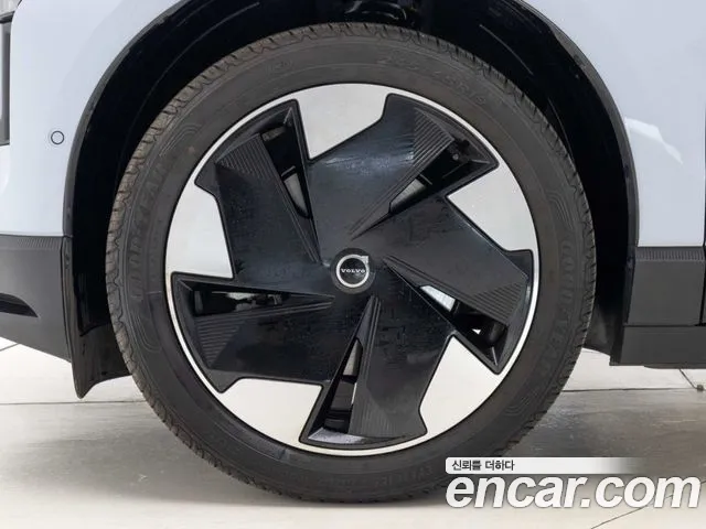 Volvo EX30 — интерьер