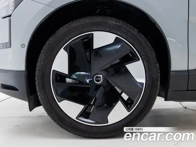 Volvo EX30 — интерьер