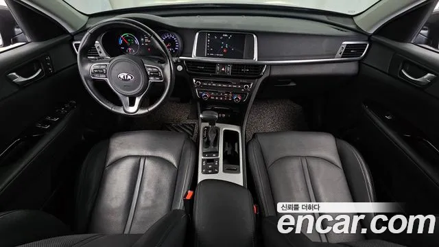 Kia K5 — интерьер