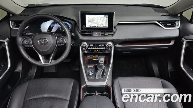 Toyota RAV4 — интерьер