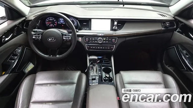 Kia K7 — интерьер