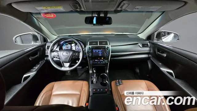 Toyota Camry — интерьер