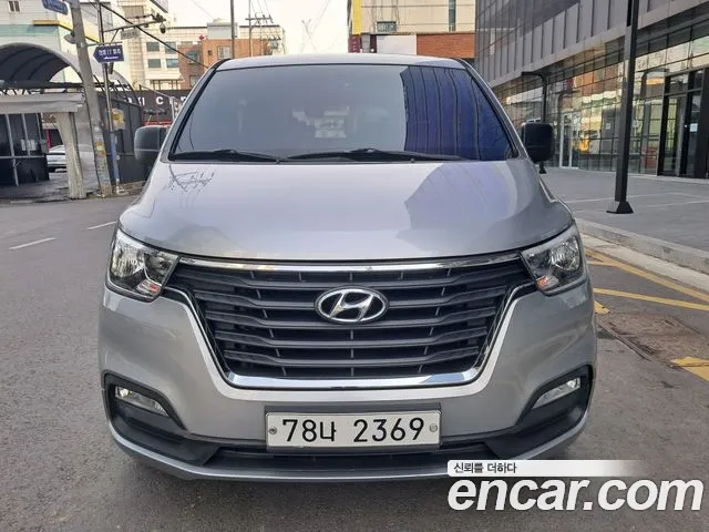 Hyundai Starex