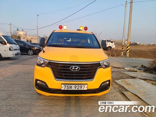 Hyundai Starex
