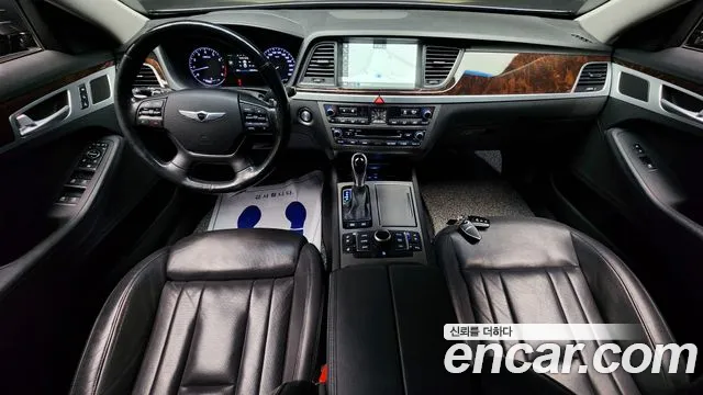 Hyundai Genesis — интерьер