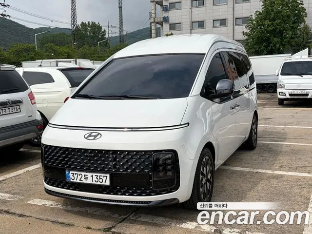 Hyundai Staria