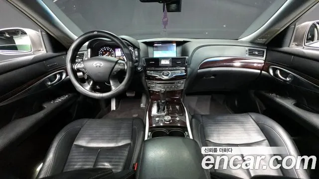 Infiniti M — интерьер