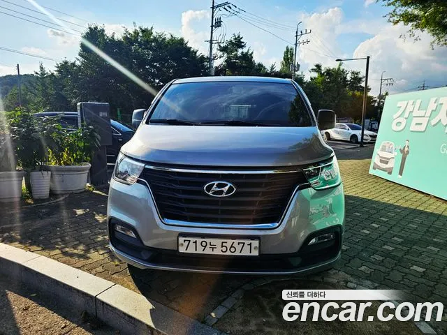 Hyundai Starex