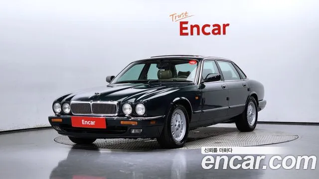 Jaguar XJ-6