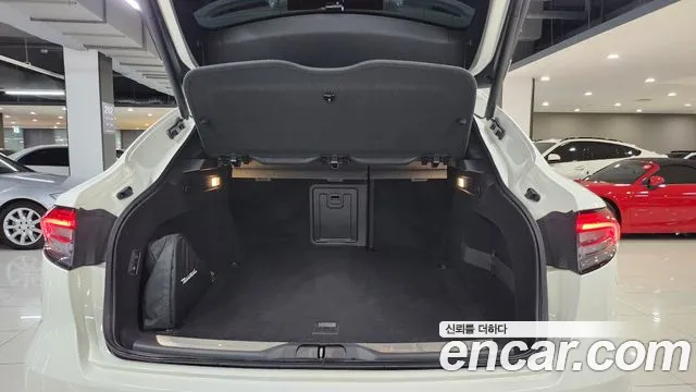 Maserati Levante — интерьер