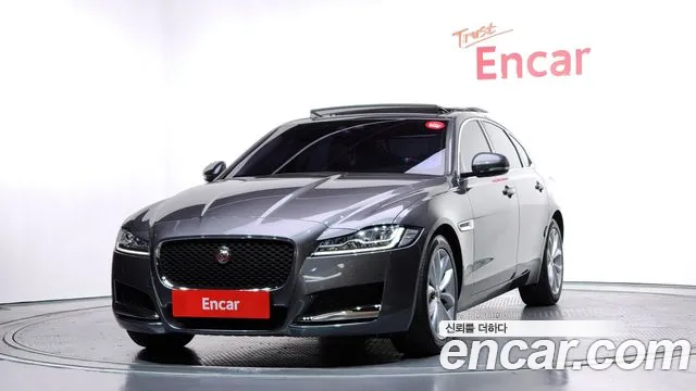 Jaguar XF