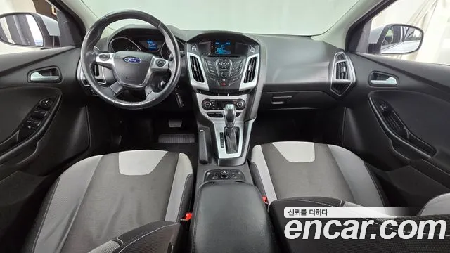 Ford Focus — интерьер