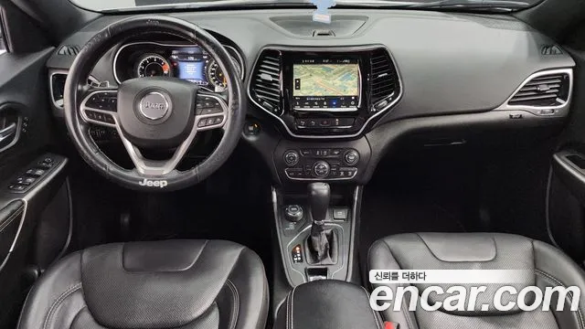 Jeep Cherokee — интерьер