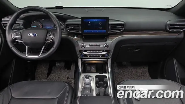 Ford Explorer — интерьер