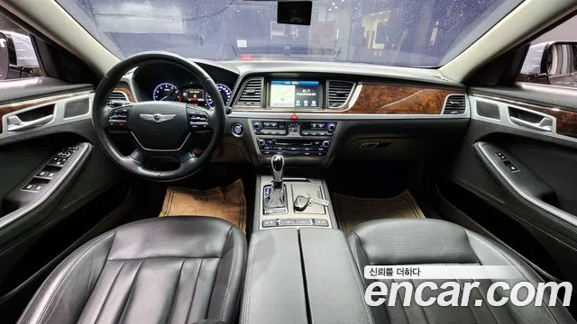 Hyundai Genesis — интерьер