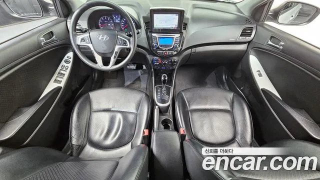 Hyundai Accent — интерьер