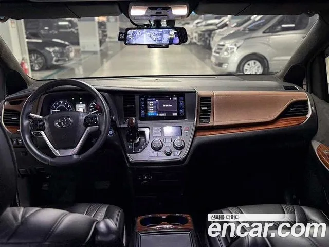 Toyota Sienna — интерьер