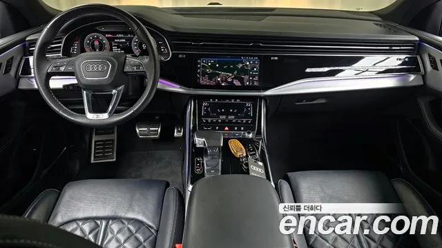 Audi Q8 — интерьер